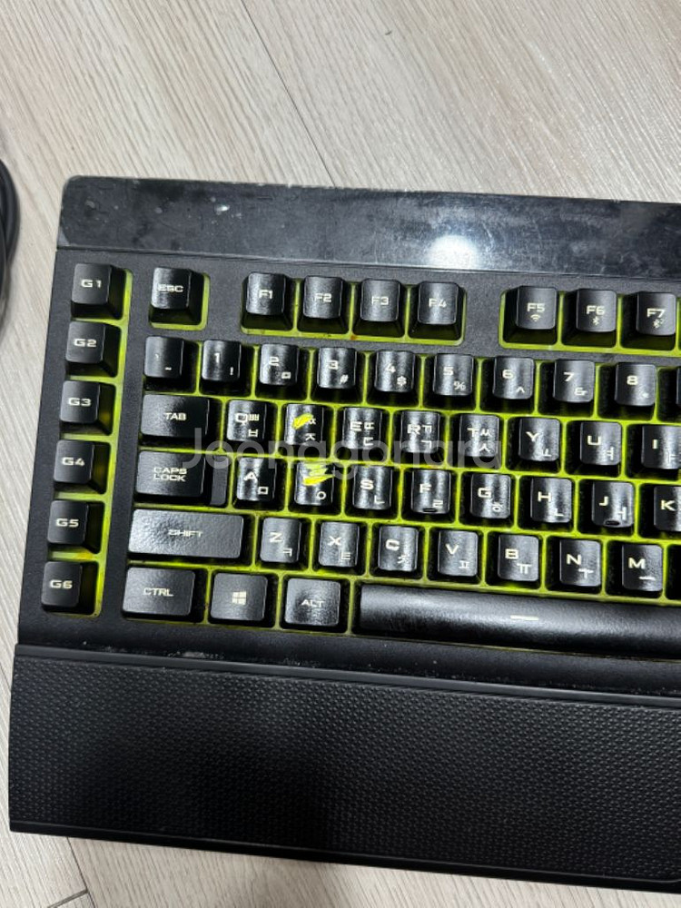 게이밍 키보드 팔아요 커세어K57 RGB--3