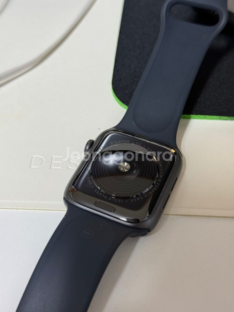 애플워치 SE 44mm 판매합니다--1