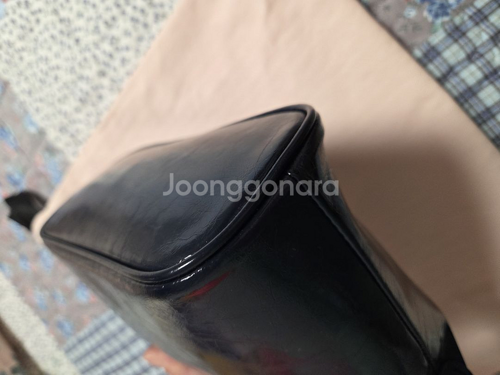 봉긋페블백(글라스가죽네이비)가격내림 더 없음--3