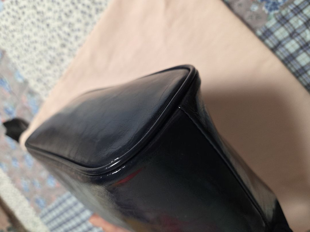 봉긋페블백(글라스가죽네이비)가격내림 더 없음--3