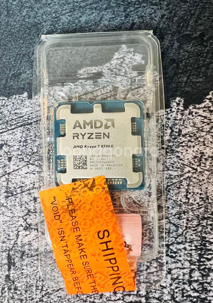 AMD 라이젠 9700X CPU 판매합니다--1