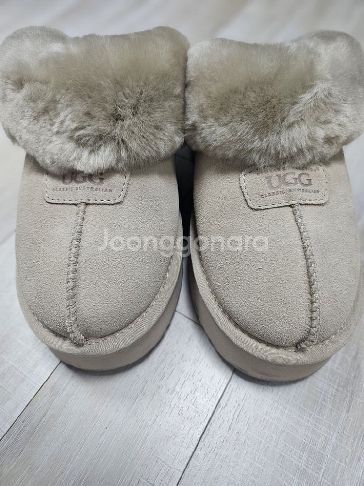UGG 코게트 플랫폼 밴딩 슬리퍼--1