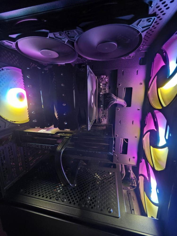 라이젠7 7800X3d rtx4080s 슈퍼본체--1