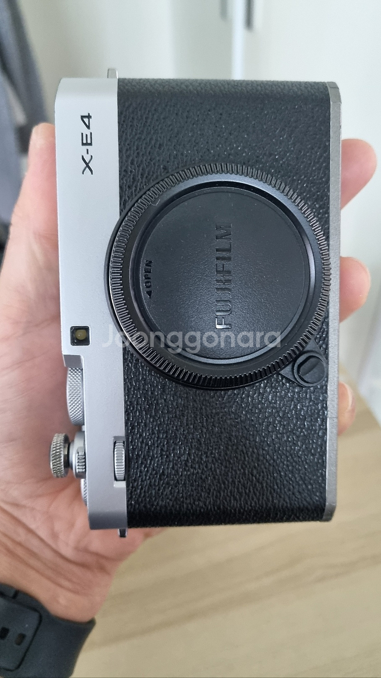 후지필름 X-E4 실버 바디--3