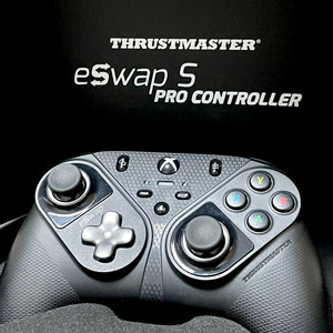 트러스트마스터 Eswap S 게임패드 거의 새상품 (피