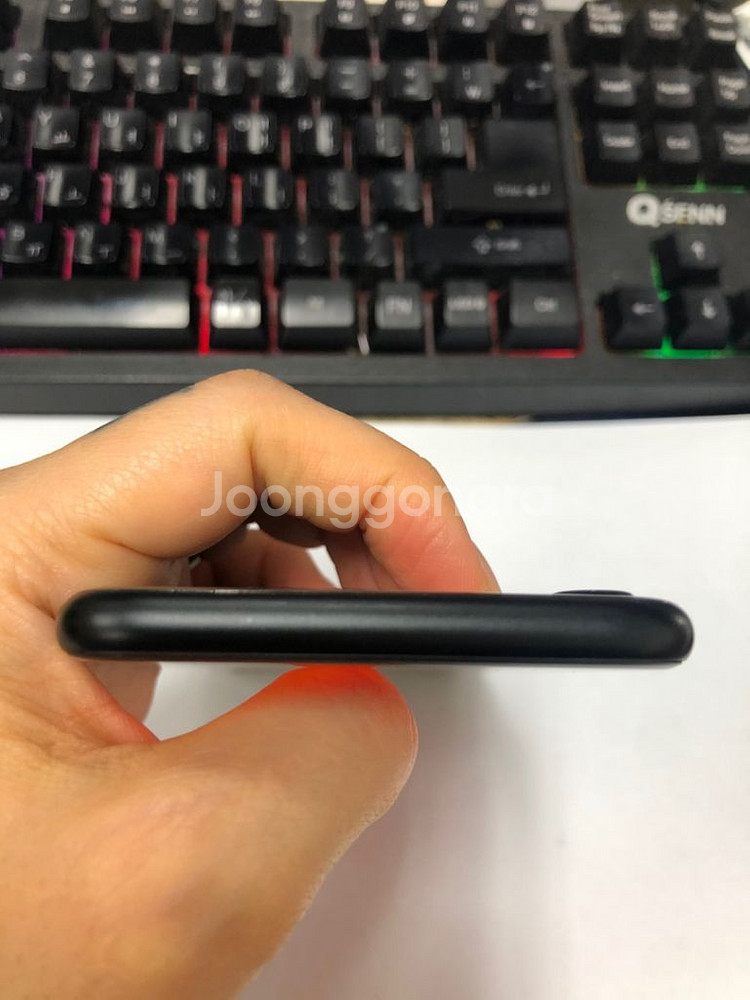 아이폰SE2 블랙 SSS급 64GB 공신폰 입니다--5