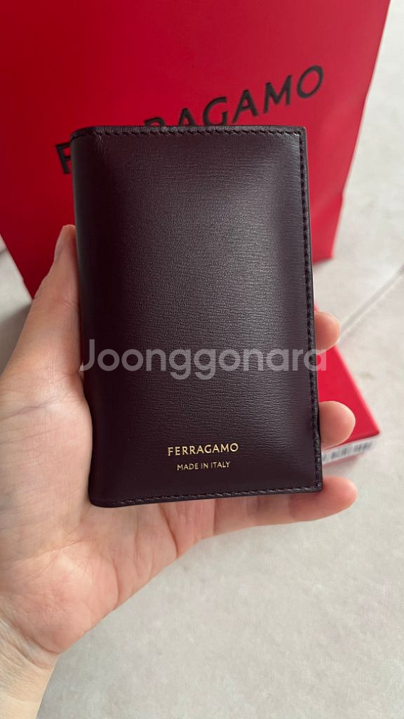 페레가모 카드지갑 판매해요--1