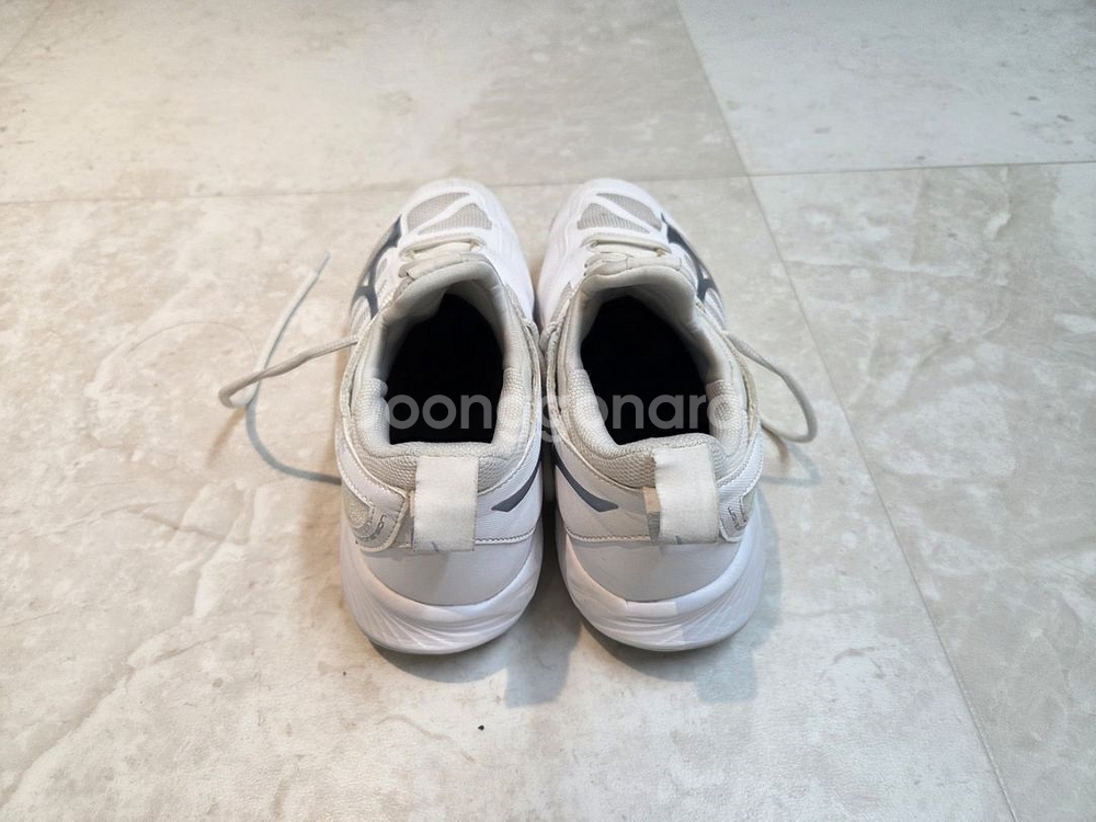 미즈노 모멘텀 2.0 255--3