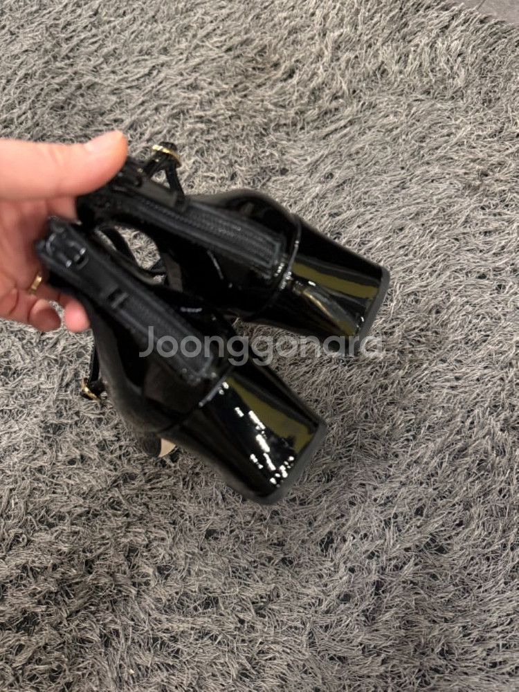 새상품 스타카토 애나멜펌프스 225--2
