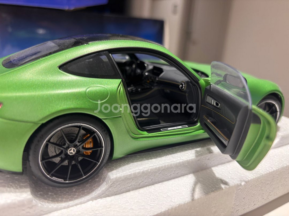 오토아트 벤츠 AMG GTR그린헬--2