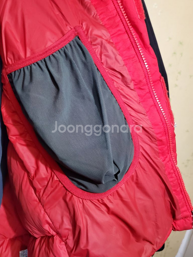 노스페이스 빨강색 대장급 패딩 싸게 팝니다--4