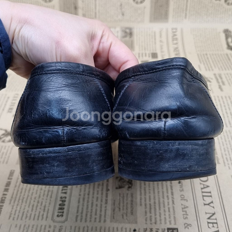 살바토르 페라가모 남성로퍼8 270--3