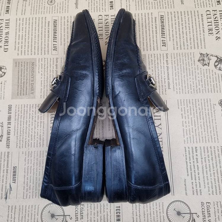 살바토르 페라가모 남성로퍼8 270--4