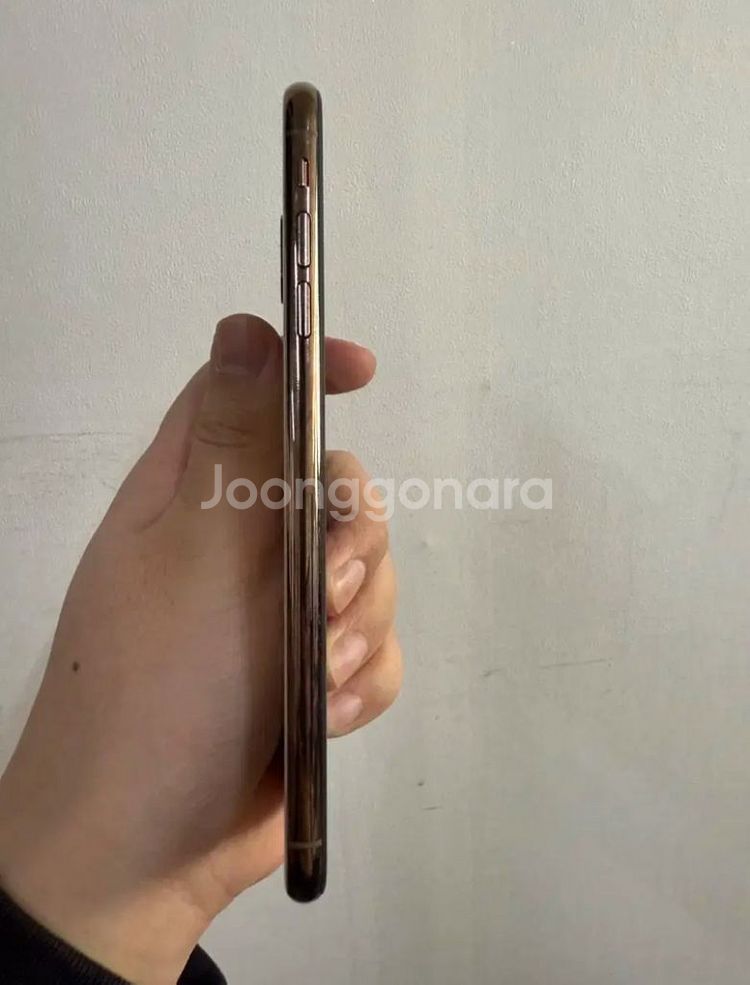 아이폰xs max 256 골드색상 팝니다!!126--2