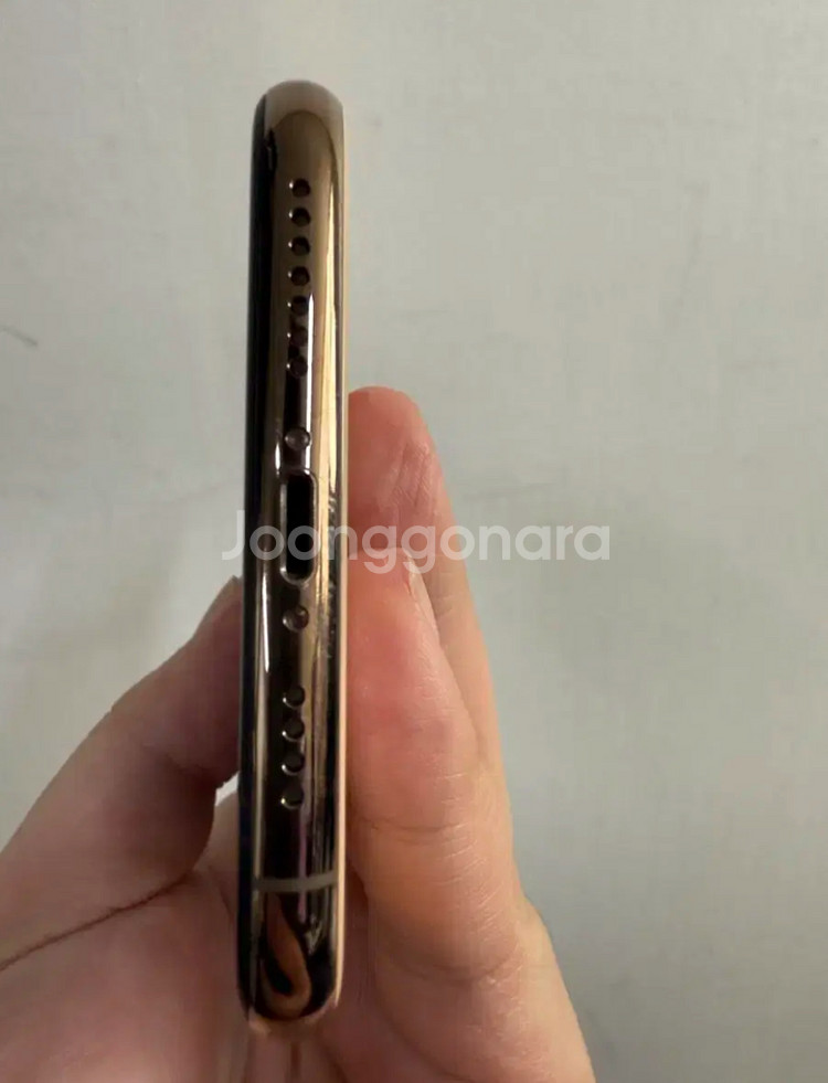 아이폰xs max 256 골드색상 팝니다!!126--5
