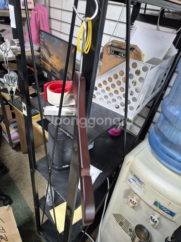 원목 나무 옷걸이 갈색 팝니다--1