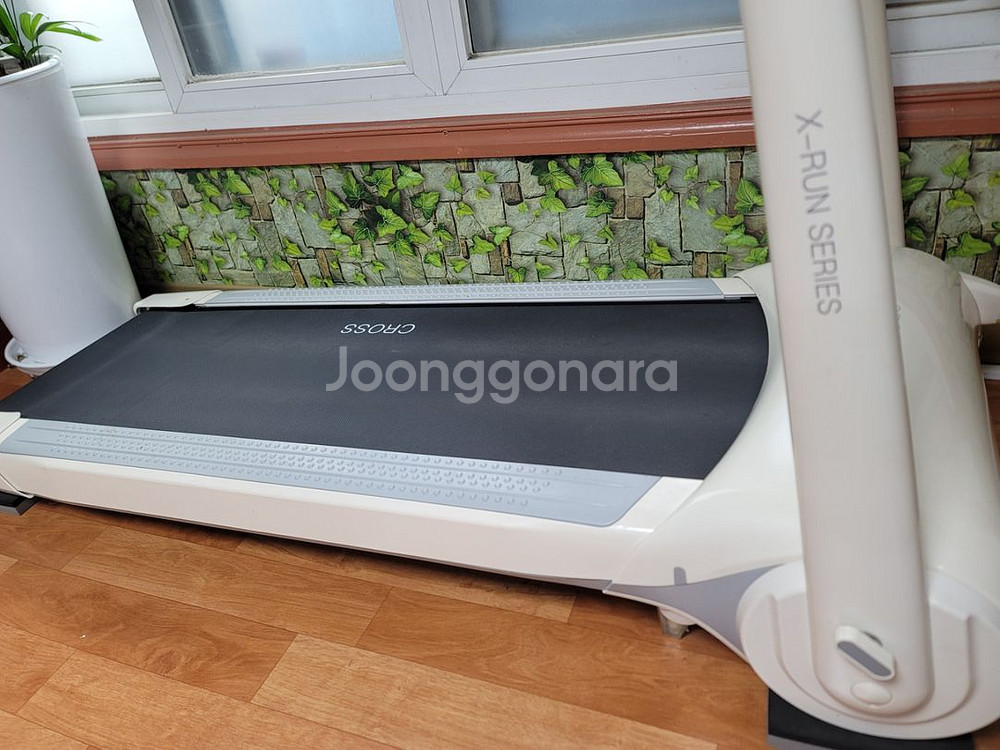 접이식 런닝머신 팔아요 직거래만가능--1