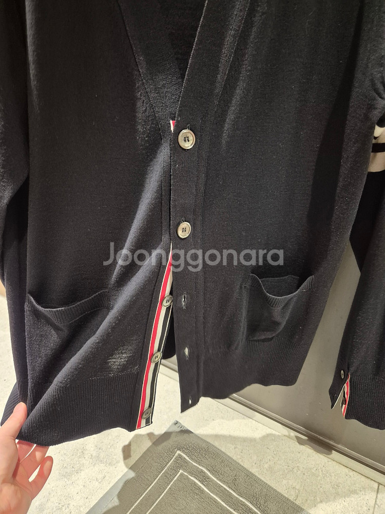 (정품)톰브라운 메리노울 가디건 남성--2