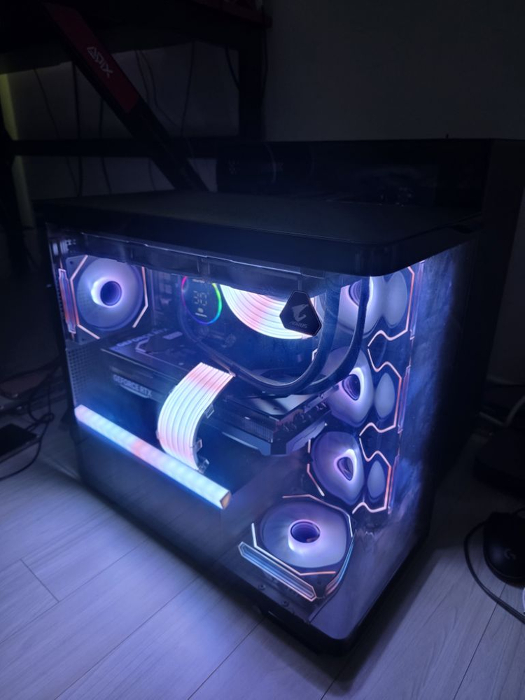 라이젠7 7800X3D 64GB RTX4080S 본체--1