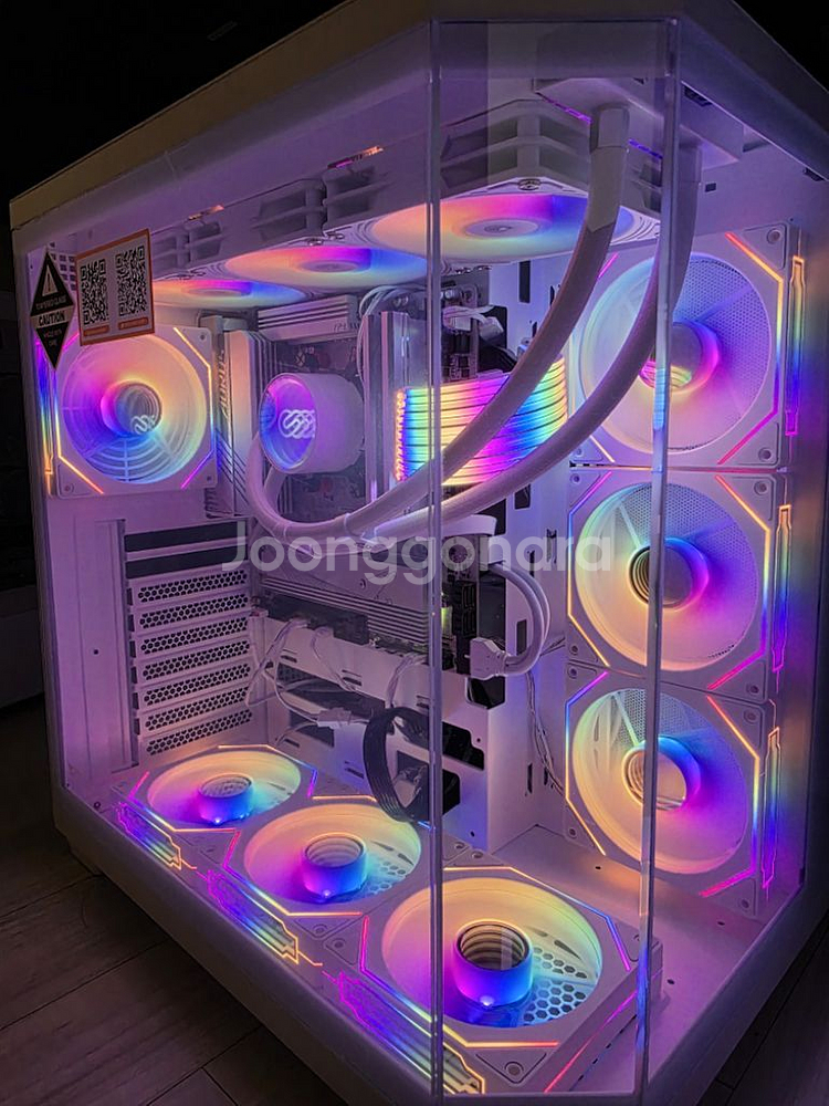 라이젠9 7950X3D RTX5080 화이트PC 팝니다--1
