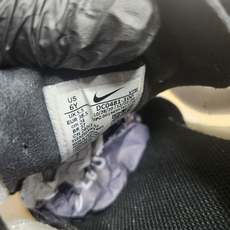 정품 나이키 여성 운동화 런닝화 워킹화 240--8