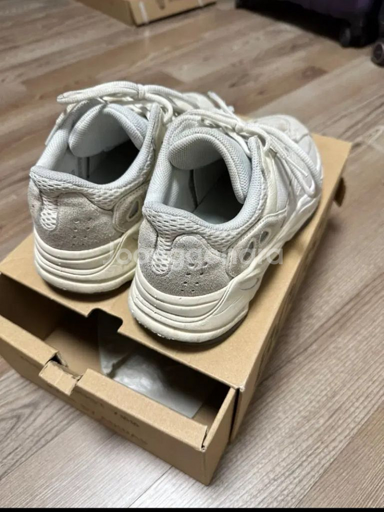 아디다스 이지부스트 700 - 아날로그 / 245--1