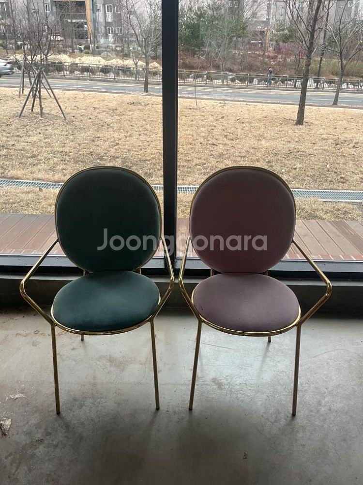 마카롱골드벨벳의자 처분합니다.--0