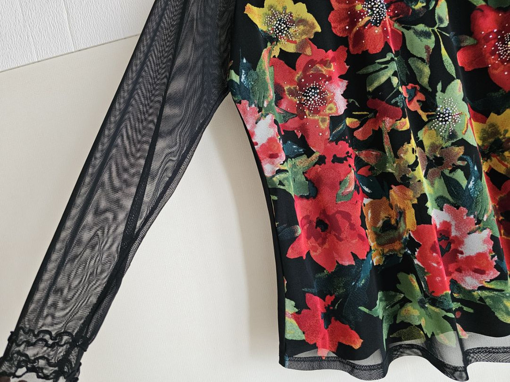 화사하고 이쁜 시스루 블라우스--3