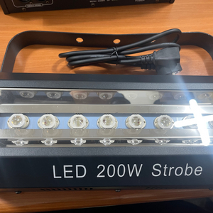 DMX-512연결 200w LED 스트로브