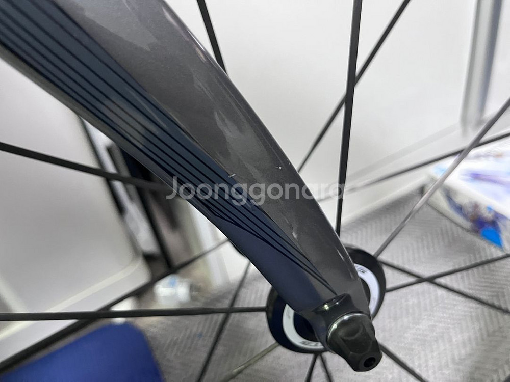 피나렐로 도그마 F8 티타늄 컬러 팝니다--3