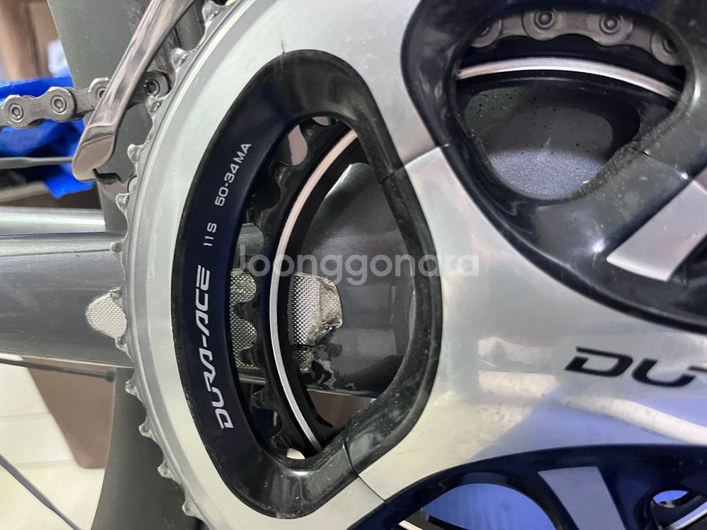 피나렐로 도그마 F8 티타늄 컬러 팝니다--1