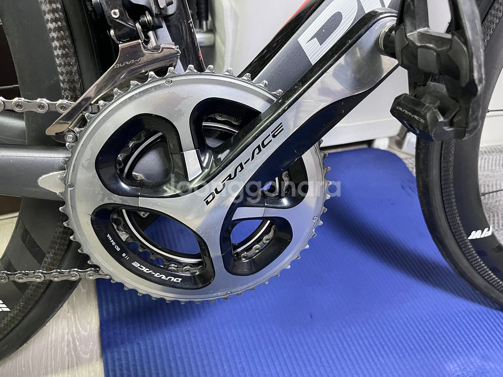 피나렐로 도그마 F8 티타늄 컬러 팝니다--7