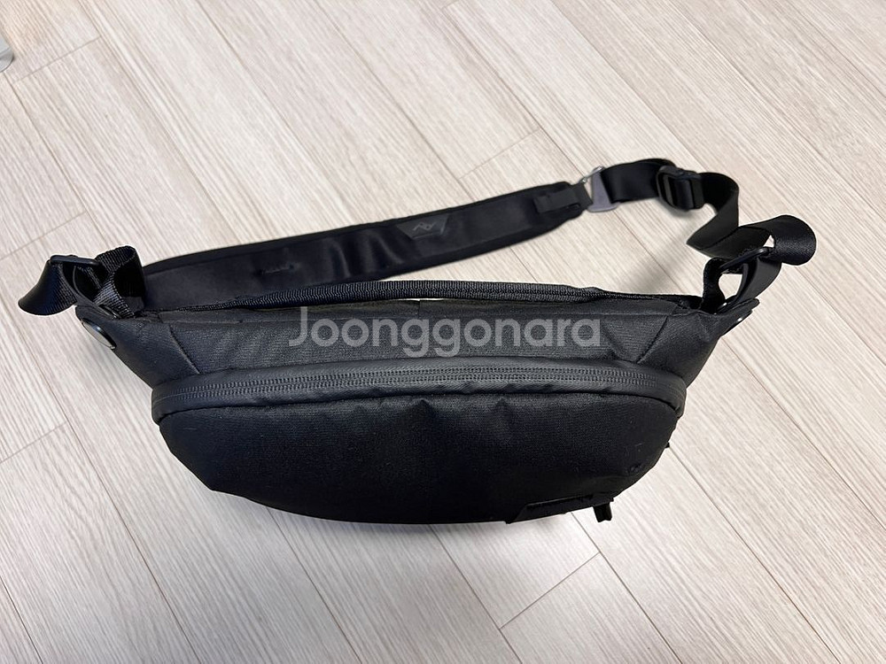 픽디자인 슬링백 6L 블랙--1
