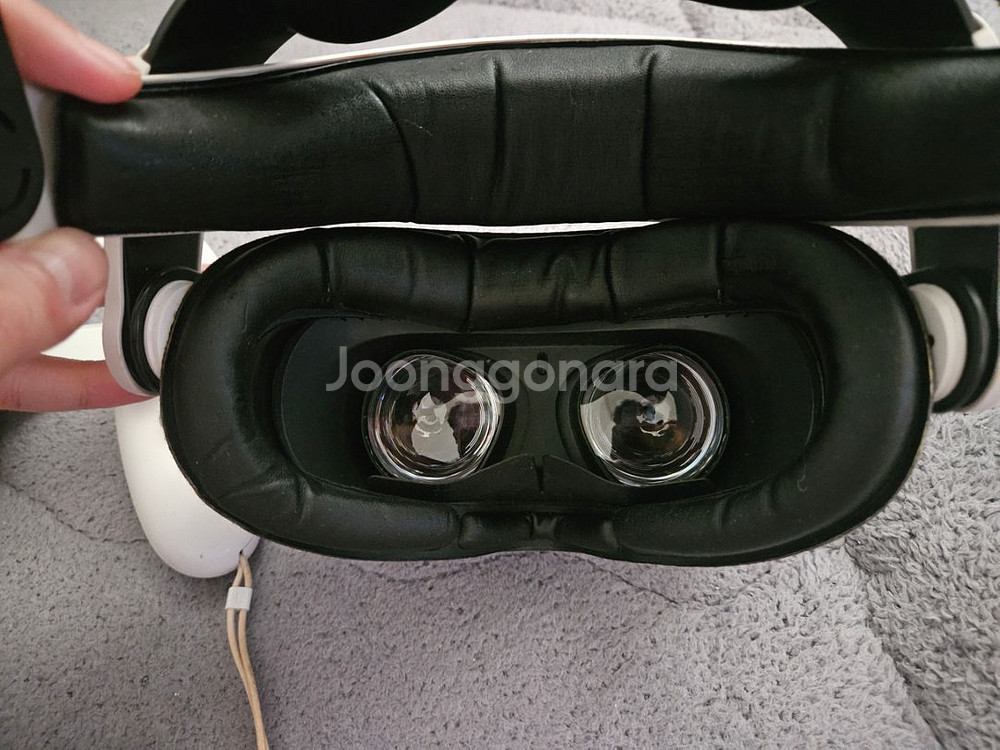 오큘러스 퀘스트 2 128gb 팝니다--1