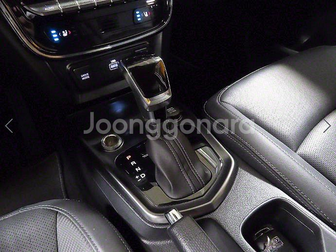 @20년식 베리 뉴 티볼리 1.5 가솔린 2WD V5--8
