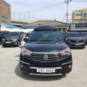 @16년식 코란도 투리스모 2.2 샤토 4WD 9인승