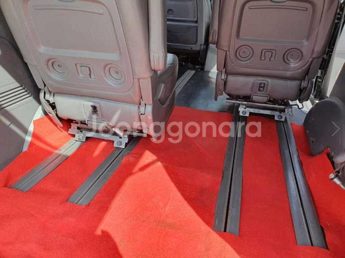 @16년식 코란도 투리스모 2.2 샤토 4WD 9인승--2