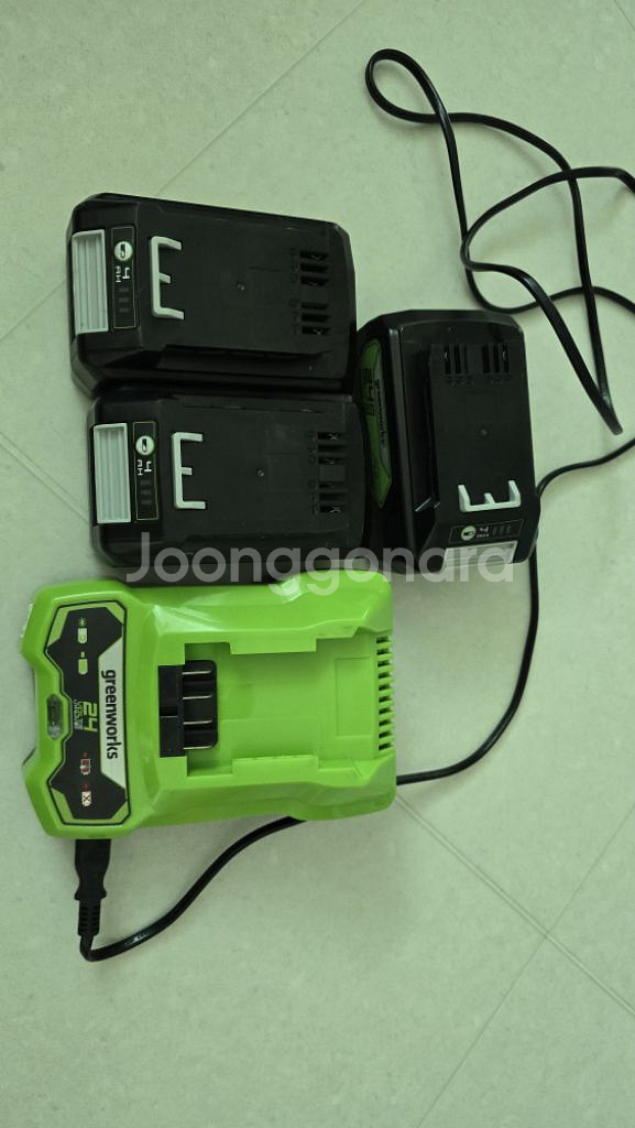 그린웍스24v 잔디깍기 예초기 정전기 블로워등등 많아요--2