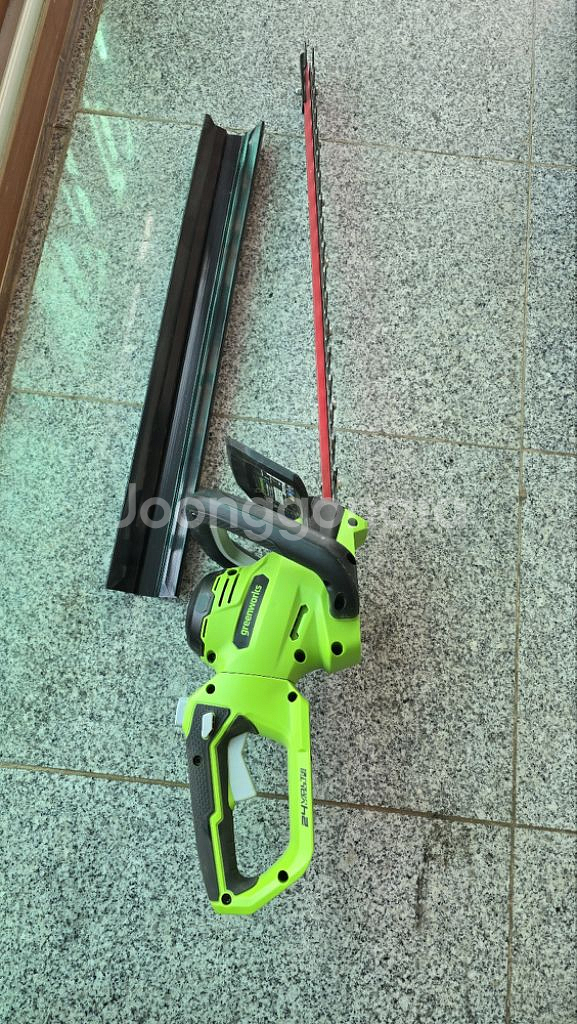 그린웍스24v 잔디깍기 예초기 정전기 블로워등등 많아요--5