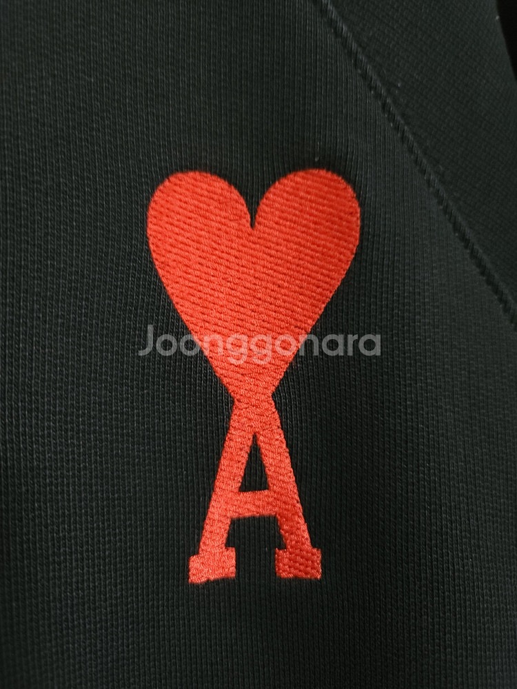 M 아미 블랙 빅하트 남녀공용 맨투맨 SPEUSW022--2