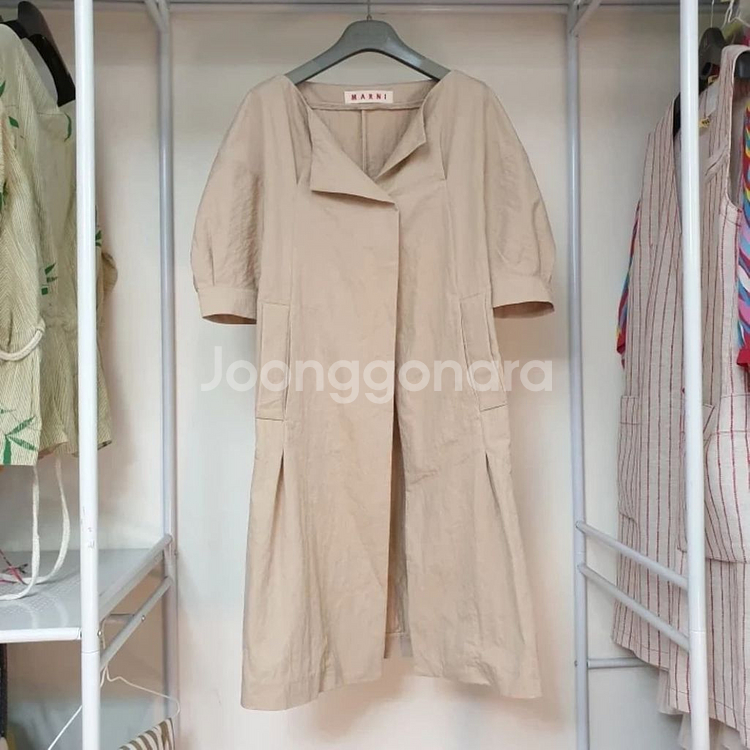 MARNI 마르니 오픈카라 입체소매 원피스 트렌치 코트--2