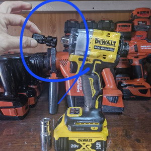 디월트충전임팩렌치DCF922배터리포함.4-1번