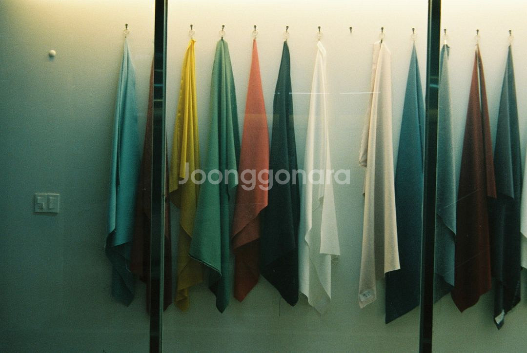 인더스타 10 렌즈 + m마운트 어댑터 팝니다.--9