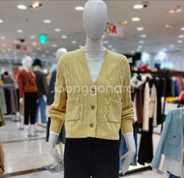 CC콜렉트 씨씨콜렉트 백 플라워 케이블 가디건--0