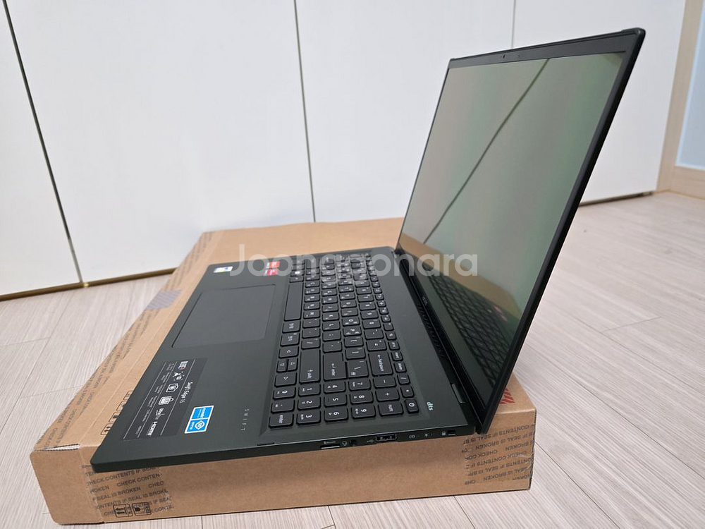 에이서 스위프트 엣지 16 OLED 32GB 모델--3