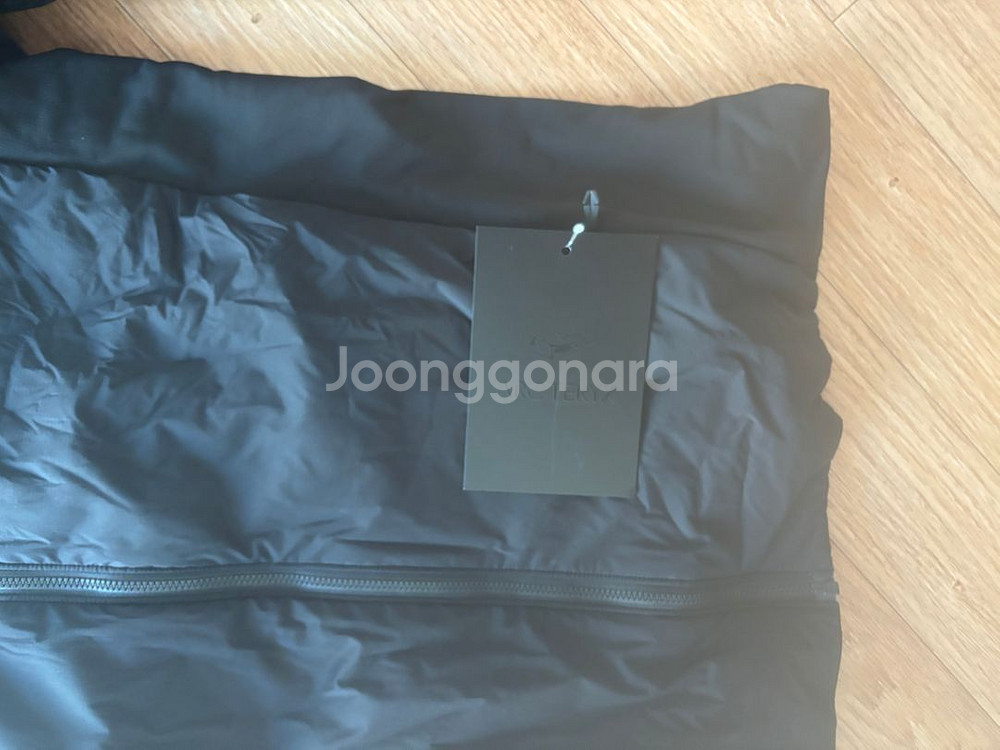 아크테릭스 아톰 후디 M사이즈 새제품 팝니다.--1
