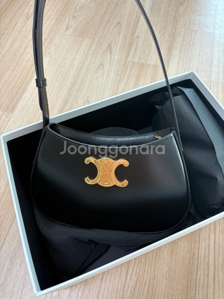 셀린느 미디엄 틸리백(블랙)--2