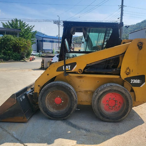 75마력 캐타필러 중고스키로더매매 CAT236 09년