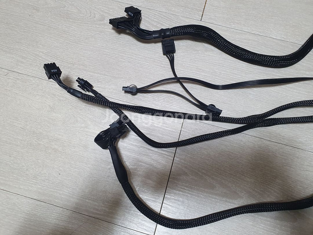 시소닉 FOCUS PLUS 750 Gold--5