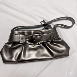 큐리티 C BELTED HOBO BAG_SILVER